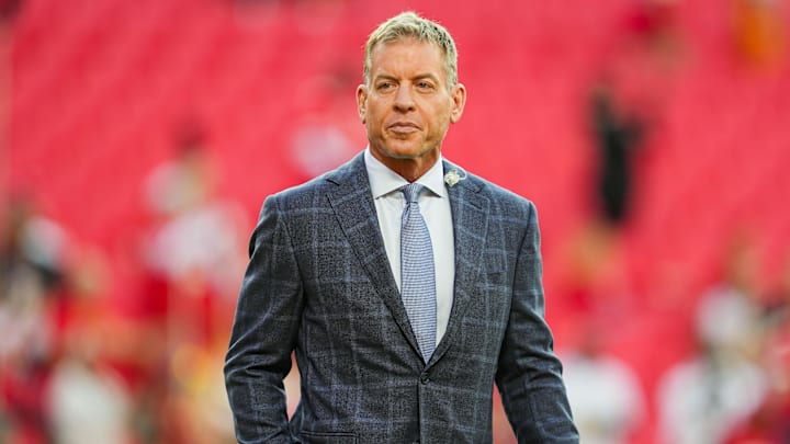 Troy Aikman prior to a game between the New Orleans Saints and the Kansas City Chiefs.
