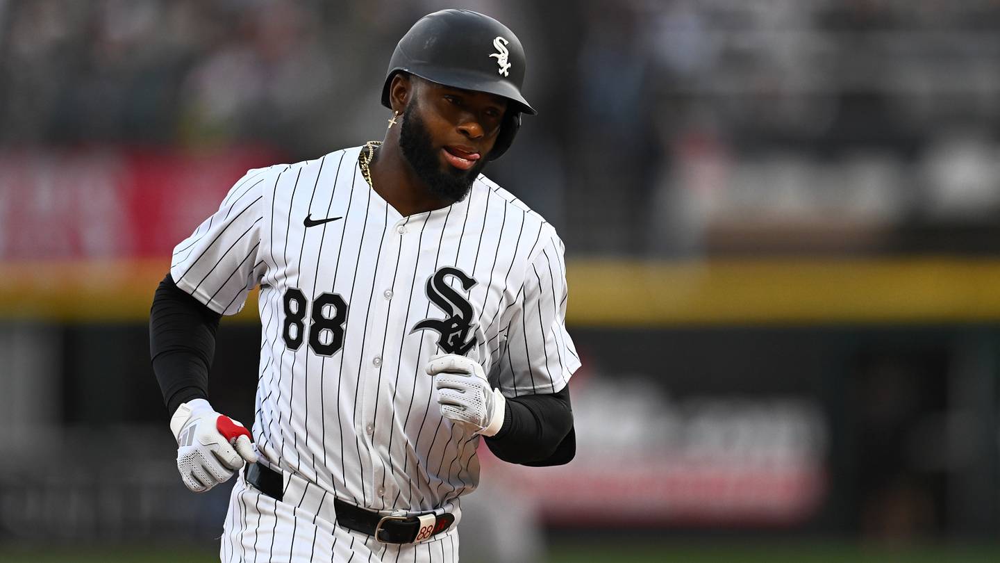 Local insider floats long-shot crosstown blockbuster trade between Cubs, White Sox - Vimarsana News