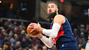 Los Wizards podrían enviar a Jonas Valanciunas y Malcolm Brogdon a los Lakers