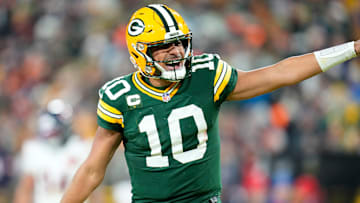 Chicago Bears v Green Bay Packers - NFL 2025