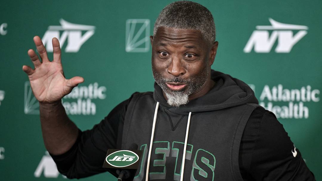 Jets head coach Aaron Glenn has a new face to consider when it comes to deciding how the WR depth chart will shake out. Jets head coach Aaron Glenn has a new face to consider when it comes to deciding how the WR depth chart will shake out.