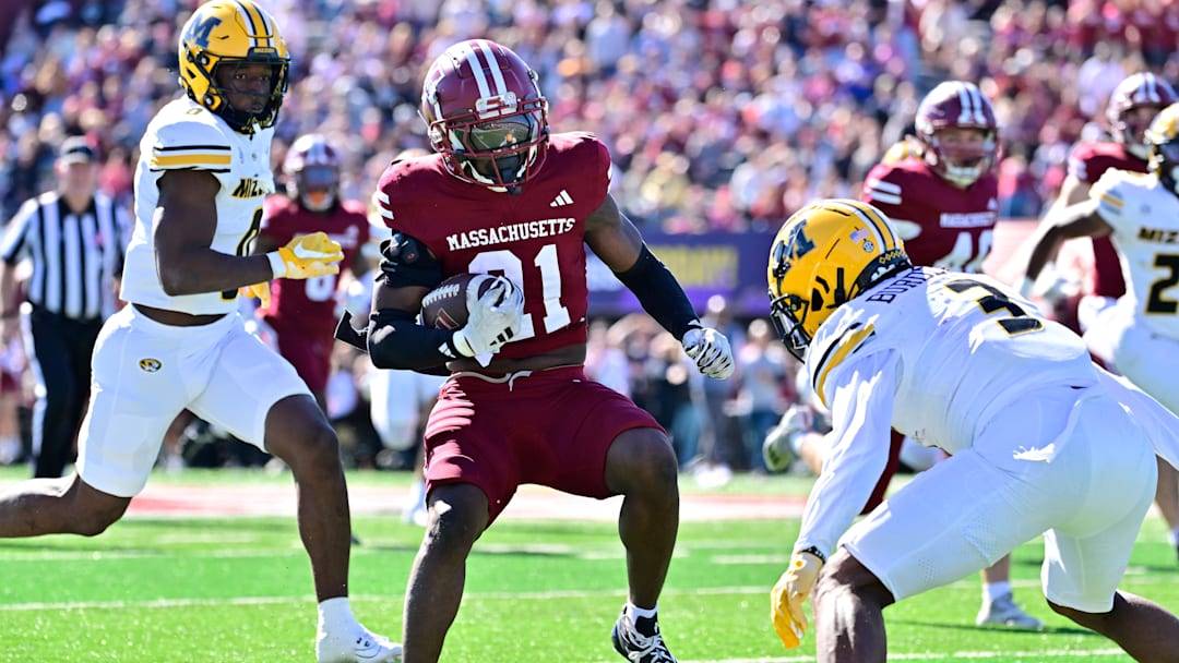UMass defensive back Te'Rai Powell