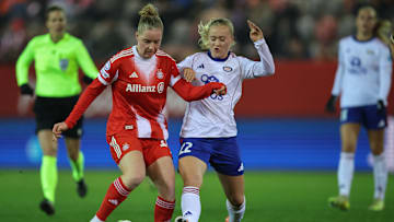 Alara Sehitler (r.) Alara Sehitler (r.)