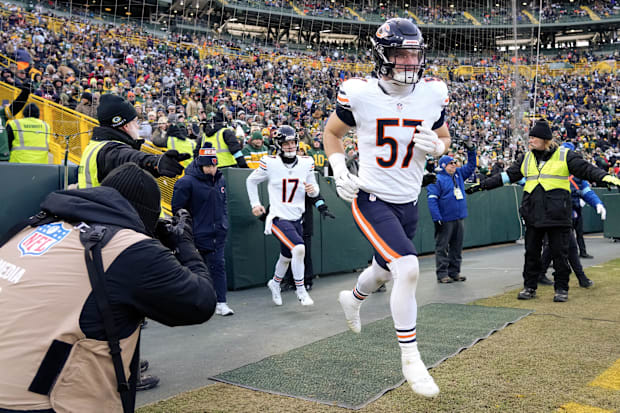  Chicago Bears linebacker Jack Sanborn (57) prior to the game against the Green Bay Packers 