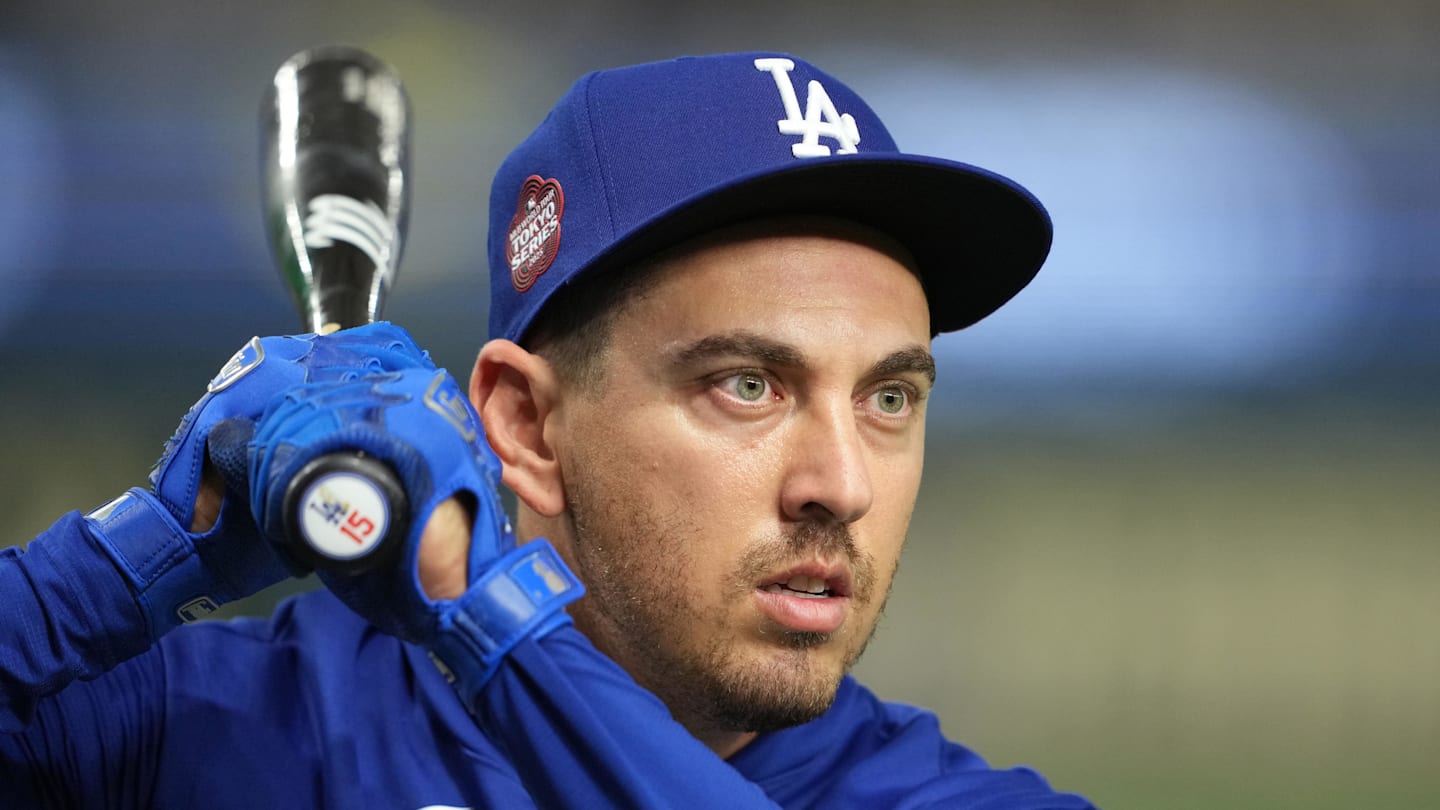 Giants Sign Veteran Dodgers Catcher Austin Barnes to Minor-League Deal