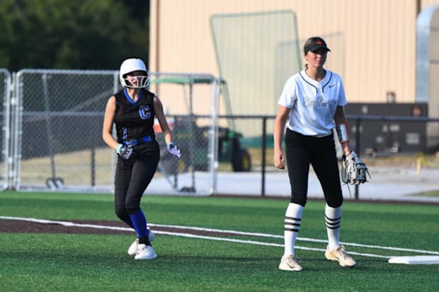 Checotah vs Sallisaw in Oklahoma Varsity high school softball clash - Sep. 4, 2025 