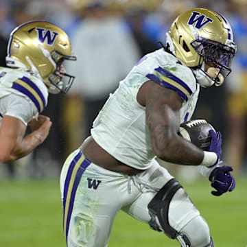 Bet Washington to cover against Oregon in college football Week 14 action.