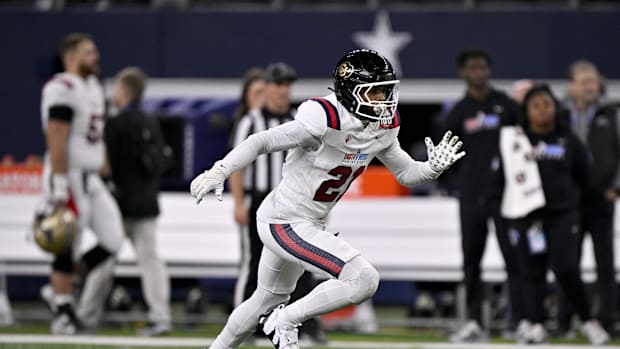Jan 30, 2025; Arlington, TX, USA; West defensive back Shilo Sanders of Colorado (21) drops into cover against the East during