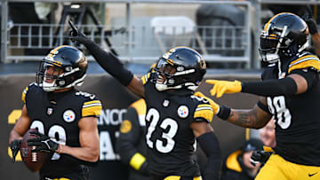 Cleveland Browns v Pittsburgh Steelers