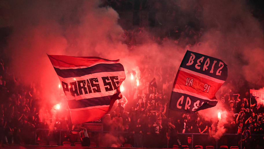 The Paris Saint-Germain faithful celebrate their team's advancement to a European final for the first time since 2020. | IMAGO/ABACAPRESS
