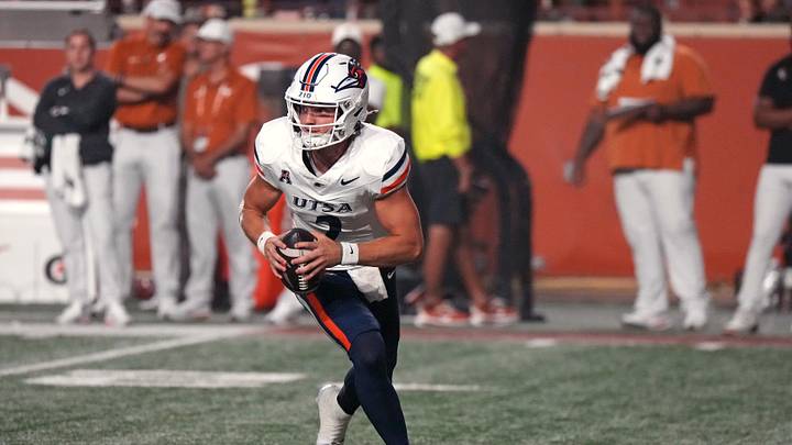 UTSA Roadrunners quarterback Owen McCown 