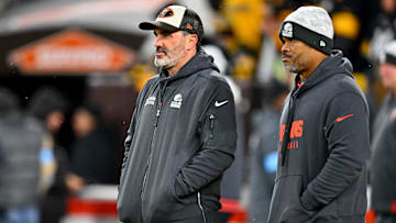 Pittsburgh Steelers v Cleveland Browns