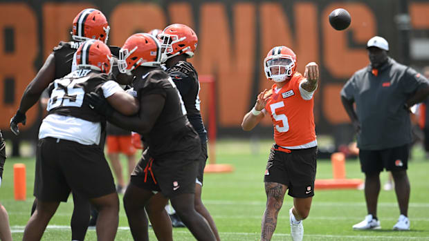 Jun 10, 2025; Berea, OH, USA; Cleveland Browns quarterback Dillon Gabriel (5) throws a pass during minicamp at CrossCountry M