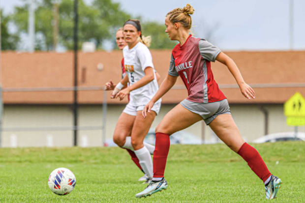 Avon vs. Danville in Indiana Varsity high school soccer contest (08/23/2025)