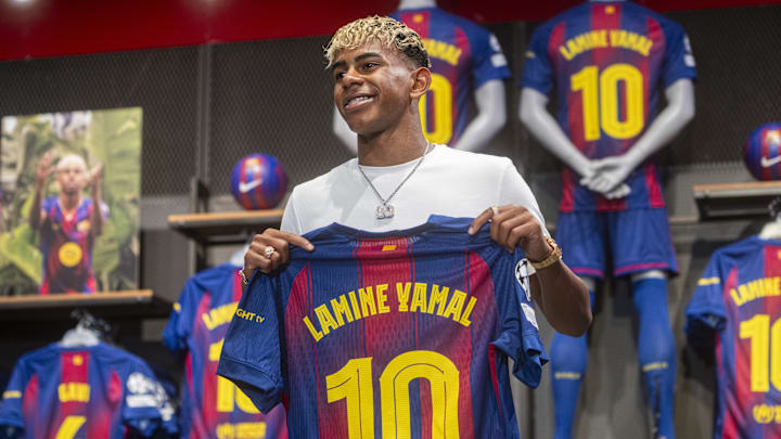Lamine Yamal a récemment pris le numéro 10 avec le FC Barcelone. Lamine Yamal a récemment pris le numéro 10 avec le FC Barcelone.