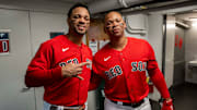 Rafael Devers y Xander Bogaerts siguen sin acordar con Boston a largo plazo