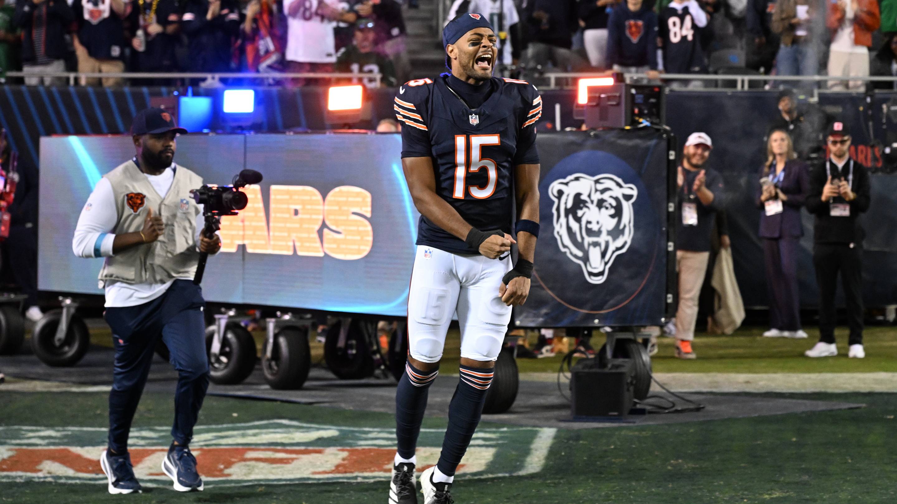 Internet Roasts Rome Odunze For Dropping Easiest Touchdown Ever in Bears vs. Eagles