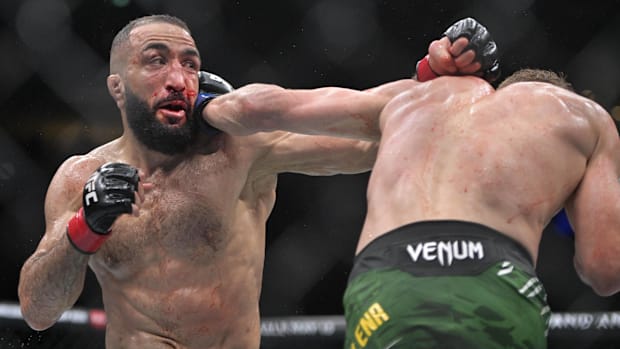 Belal Muhammad fighting Jack Della Maddalen