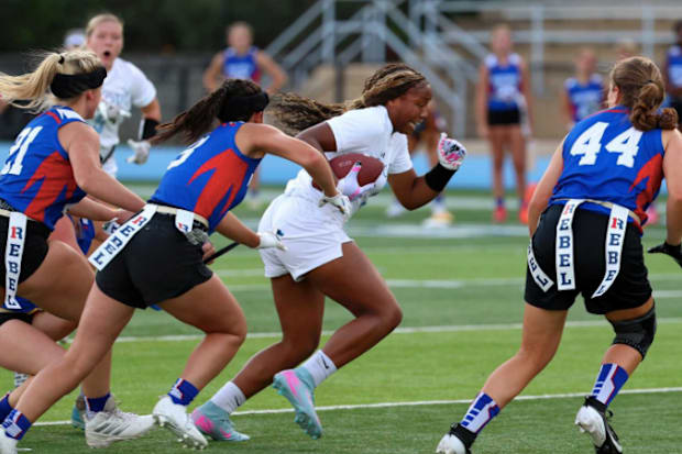 Vestavia Hills vs. Moody in Alabama Varsity high school girls flag football clash Aug. 26, 2025