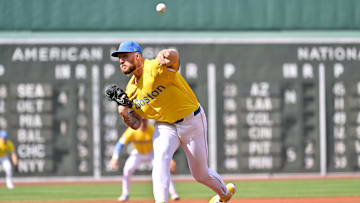 Boston Red Sox starting pitcher Garrett Crochet (35) throws during the first inning at Fenway Park. 