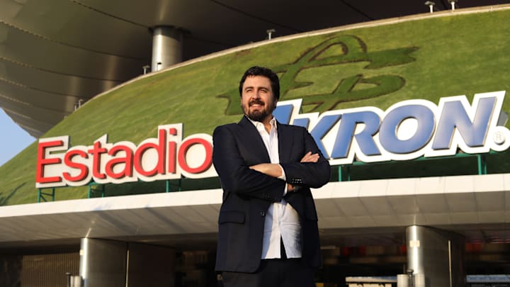 Amaury Vergara sumó 100 mil seguidores cuando se creó Chivas TV con un 2.2 de participación en el rango de OTT; detrás de Netflix (52.7%) y Claro TV (41.2%). Amaury Vergara sumó 100 mil seguidores cuando se creó Chivas TV con un 2.2 de participación en el rango de OTT; detrás de Netflix (52.7%) y Claro TV (41.2%).