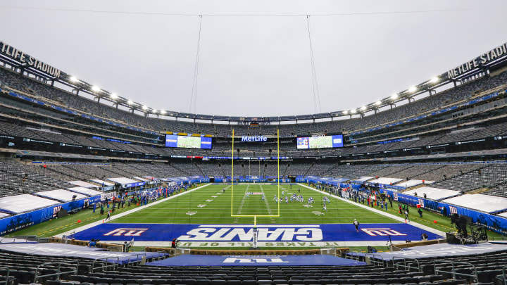 NY Giants unveil new logo at MetLife and the Twitter reactions are  incredible