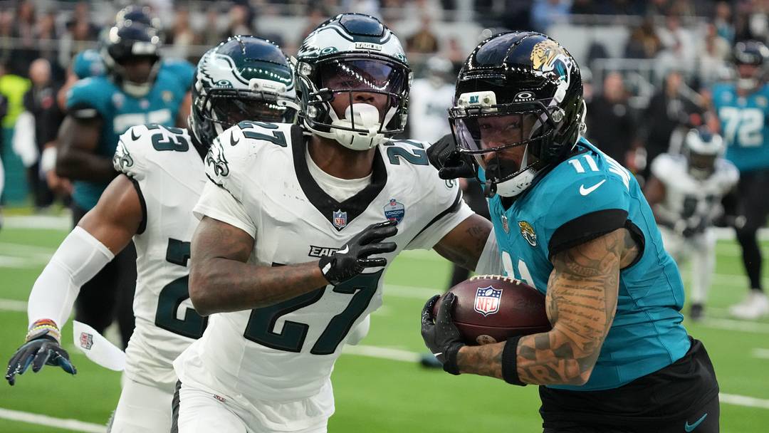 Philadelphia Eagles CB Quinyon Mitchell has been solid to start this season, but isn't playing at an All-Pro level as he did in 2025. Philadelphia Eagles CB Quinyon Mitchell has been solid to start this season, but isn't playing at an All-Pro level as he did in 2025.