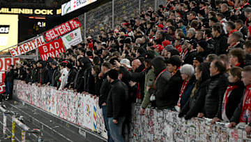 Von den Bayern-Fans gab es am Samstagabend nur verhaltenen Support Von den Bayern-Fans gab es am Samstagabend nur verhaltenen Support