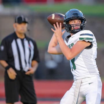 Mustang vs. Edmond Santa Fe in Oklahoma Varsity high school football showdown - Sep. 2, 2025 