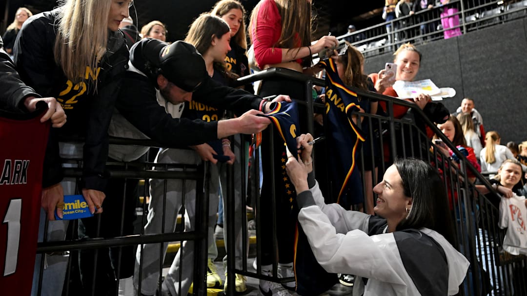 Indiana Fever v Washington Mystics