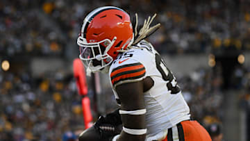 Cleveland Browns v Pittsburgh Steelers