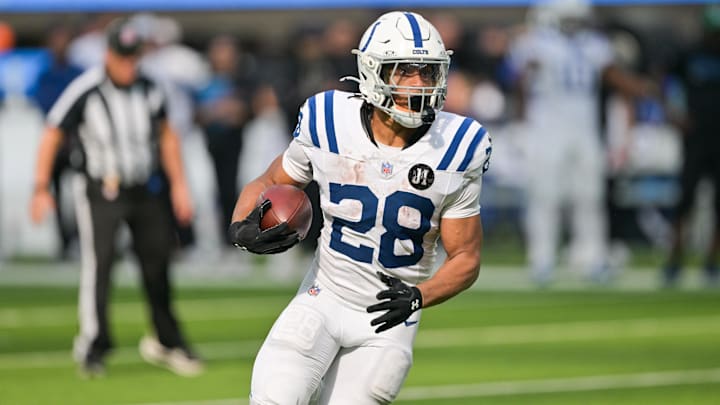 Jonathan Taylor and the Colts are big home favorites in Week 8.