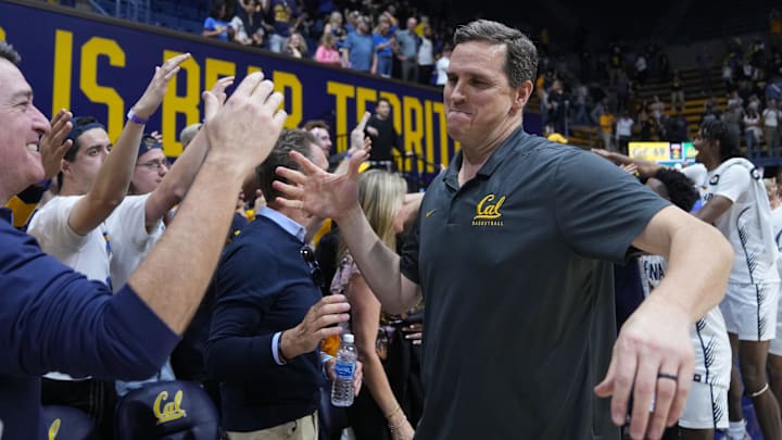 Mark Madsen celebrates with Cal fans