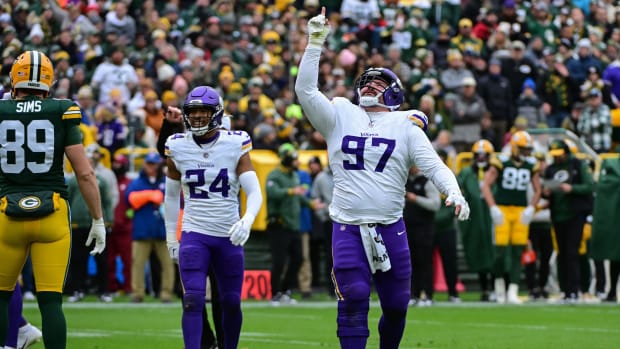 Minnesota Vikings defensive tackle Harrison Phillips