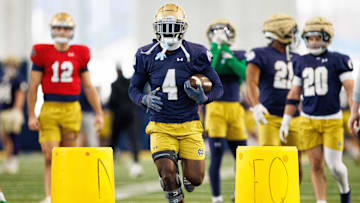 Notre Dame running back Jeremiyah Love (4)