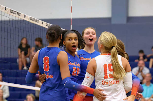 Woodlands College Park vs. Grand Oaks in Texas Varsity girls volleyball showdown - Sep. 3, 2025 