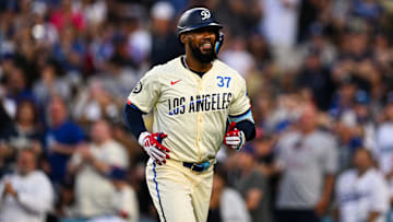 Los Dodgers trajeron de vuelta a Teoscar Hernández 