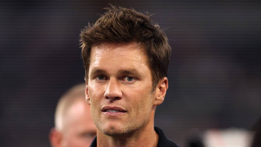 Aug 26, 2023; Arlington, Texas, USA; Former NFL player Tom Brady on the field before the game between the Dallas Cowboys and the Las Vegas Raiders at AT&T Stadium. Mandatory Credit: Tim Heitman-USA TODAY Sports Aug 26, 2023; Arlington, Texas, USA; Former NFL player Tom Brady on the field before the game between the Dallas Cowboys and the Las Vegas Raiders at AT&T Stadium. Mandatory Credit: Tim Heitman-USA TODAY Sports