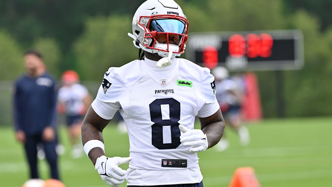 New England Patriots wide receiver Stefon Diggs (8). Mandatory Credit: Eric Canha-Imagn Images
