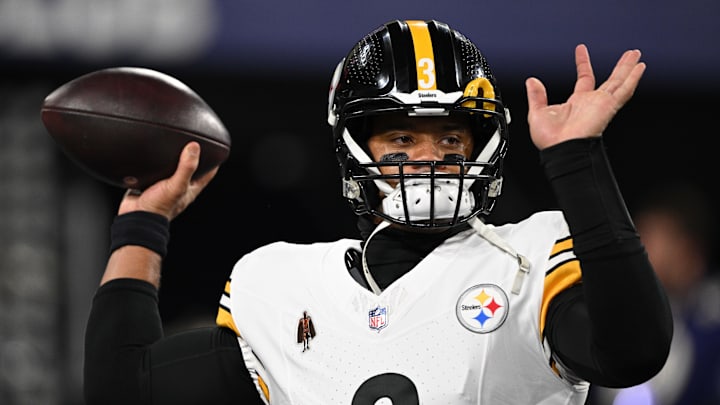 Pittsburgh Steelers quarterback Russell Wilson warms up before a game.