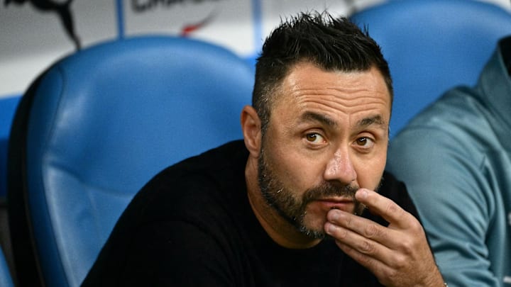 Roberto De Zerbi, une première saison mouvementée à l'OM. Roberto De Zerbi, une première saison mouvementée à l'OM.