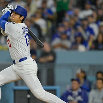 Ohtani hits a home run.