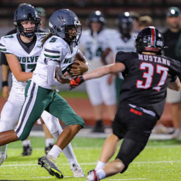 Mustang vs. Edmond Santa Fe in Oklahoma Varsity high school football showdown - Sep. 2, 2025 