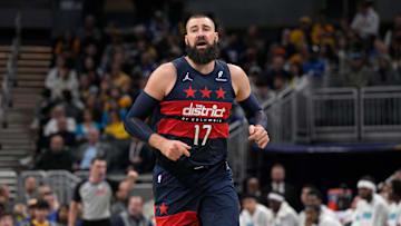Jonas Valanciunas podría ayudar en el cerco reboteador de los Lakers