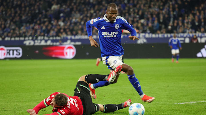 Pape Meissa Ba soll zu QPR wechseln 
