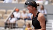 Elina Svitolina is a slight favorite against Elise Martens in Wimbledon Round 3.