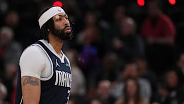 Dallas Mavericks v Los Angeles Clippers