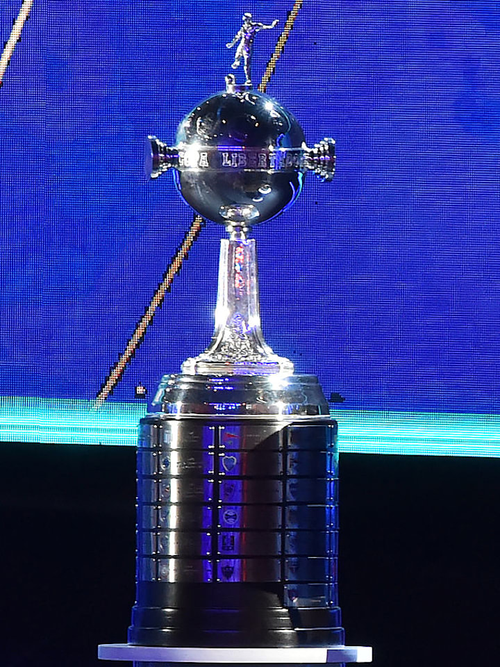 FBL-LIBERTADORES-SUDAMERICANA-DRAW-TROPHY