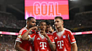 Die Bayern bejubeln Olises Siegtreffer gegen Boca