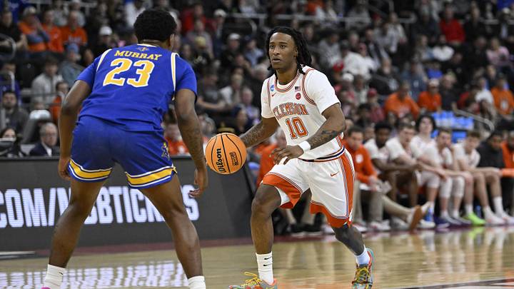 Clemson transfer guard Del Jones, a freshman who was a four-star prospect in high school, has heard from Syracuse basketball.